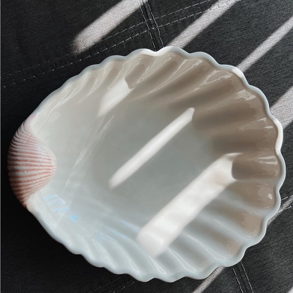 Stokes Shell dish/catchall - Picture 2 of 5